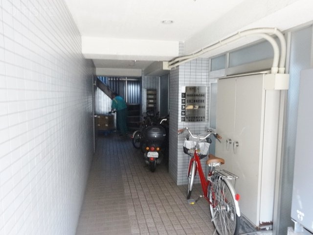 高林ビル エントランス