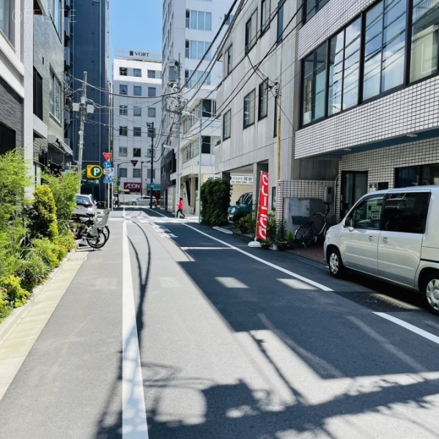 栗原ビル　ビル前面道路