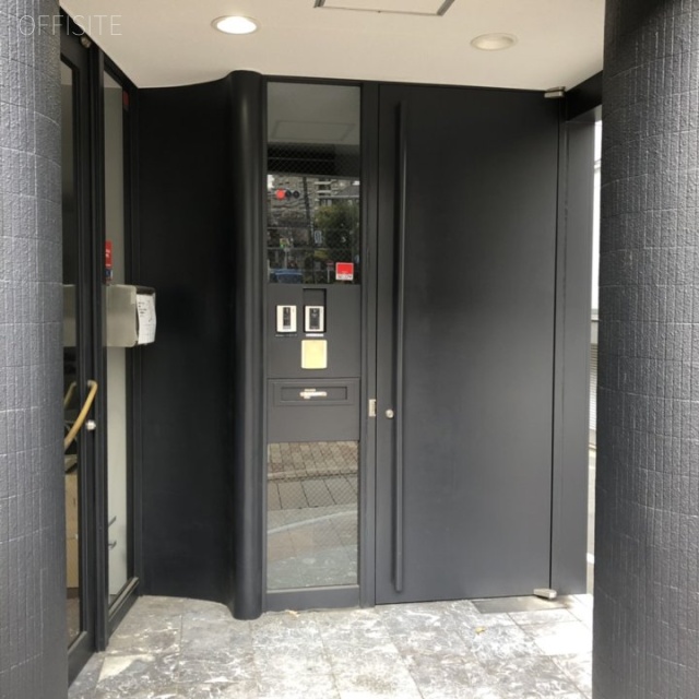 クラウディア東京ビル エントランス