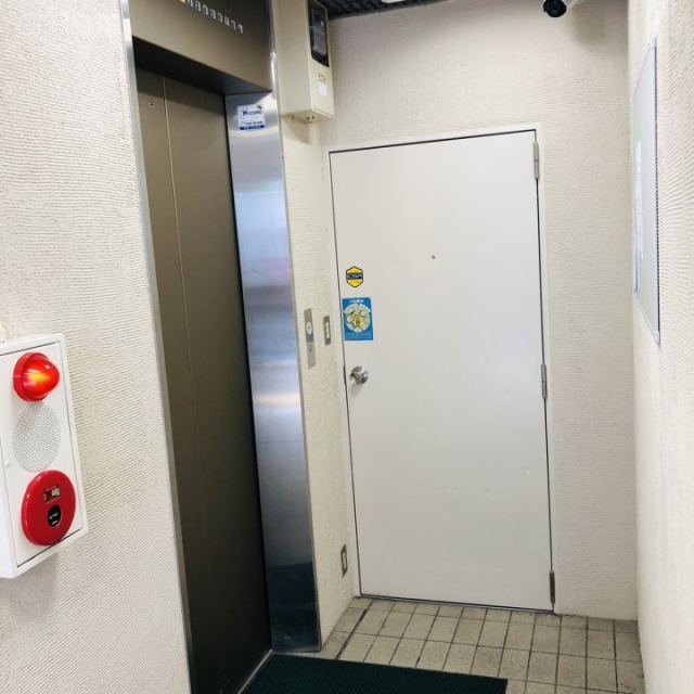 鈴木ビル エレベーター