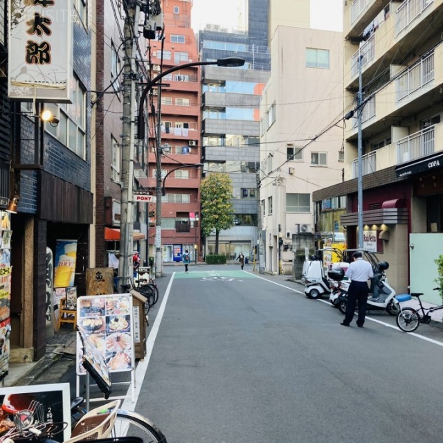 松山ビル ビル前面道路
