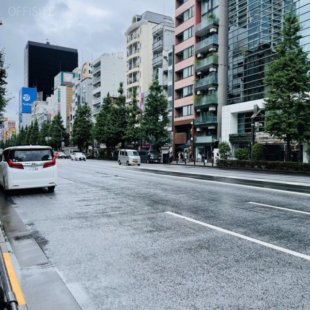 秋葉原三和東洋ビル ビル前面道路