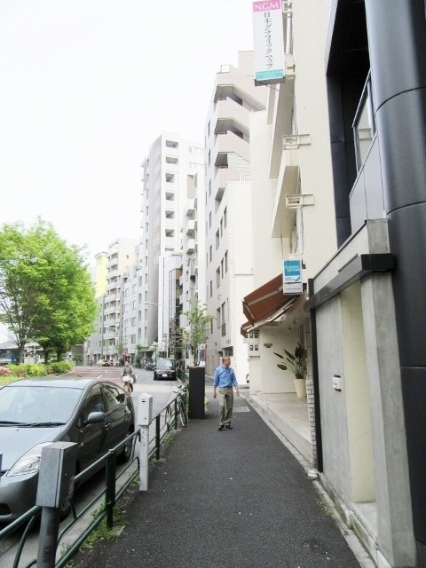 鈴掛ビル ビル前面道路