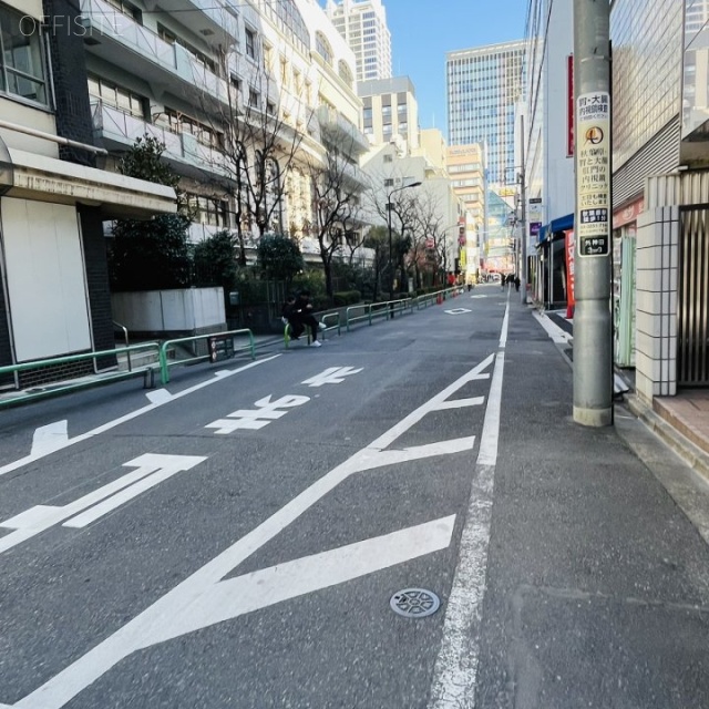 秋葉原槇町ビル 側道