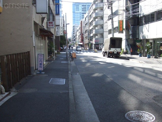 ハトヤビル ビル周辺道路