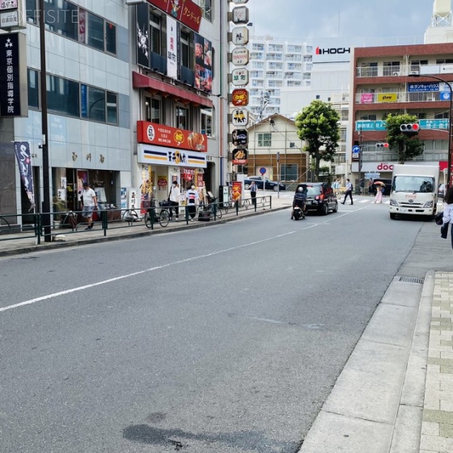 目黒ステーションサイドビル ビル前面道路