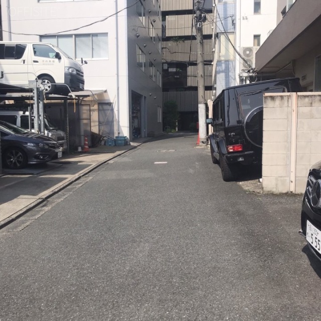 竹中スリービル ビル前面道路