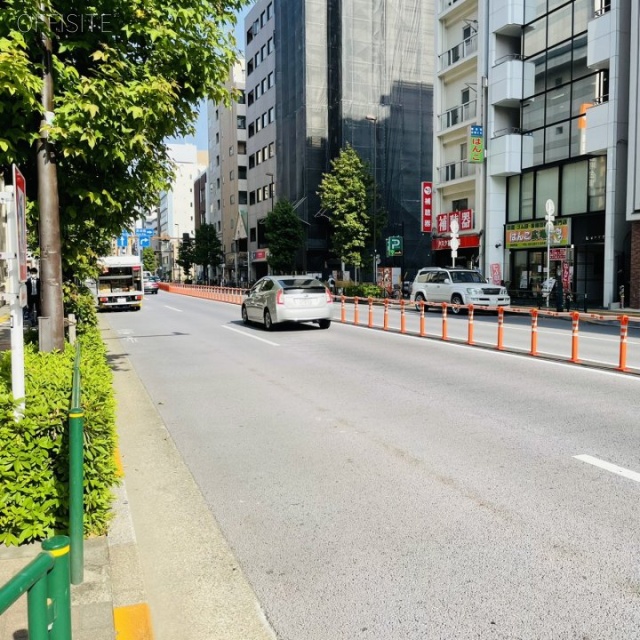 村井ビル ビル前面道路