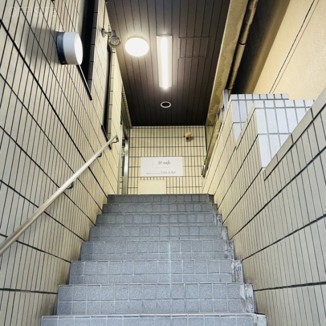 長谷川ビル 階段
