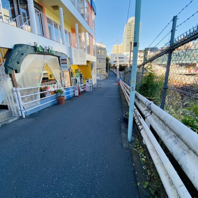 ABC亜米利加橋ビル ビル前面道路