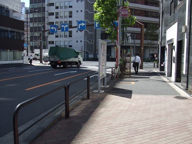 神田川善ビル ビル前面道路