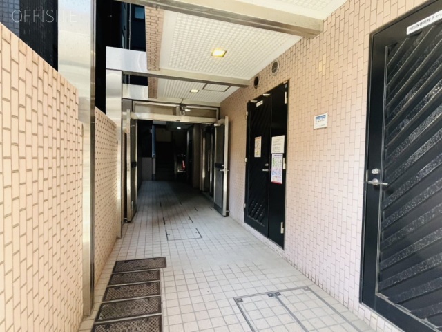 サニープラザ新宿御苑 エントランス