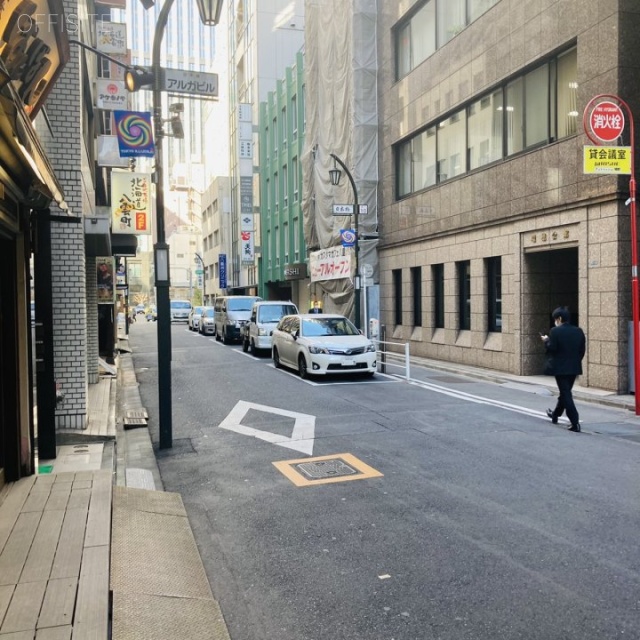 冨田ビル 2階 27.00坪　ビル前面道路