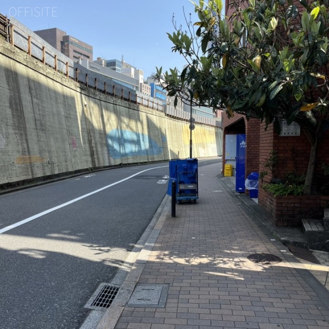 大和APビル 前面道路