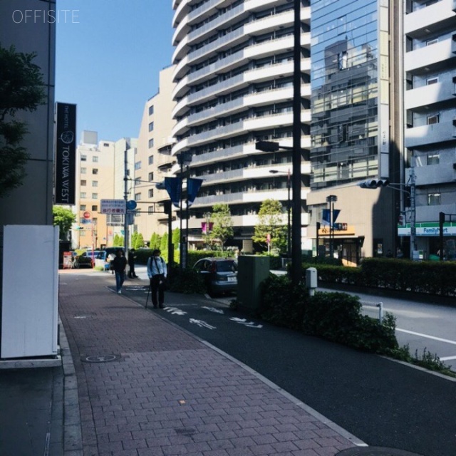 池袋デュープレックスビズ ビル前面道路