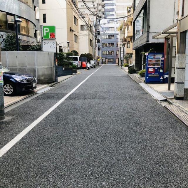 芝ブライトビル ビル前面道路