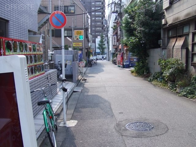 やまかわビル ビル前面道路