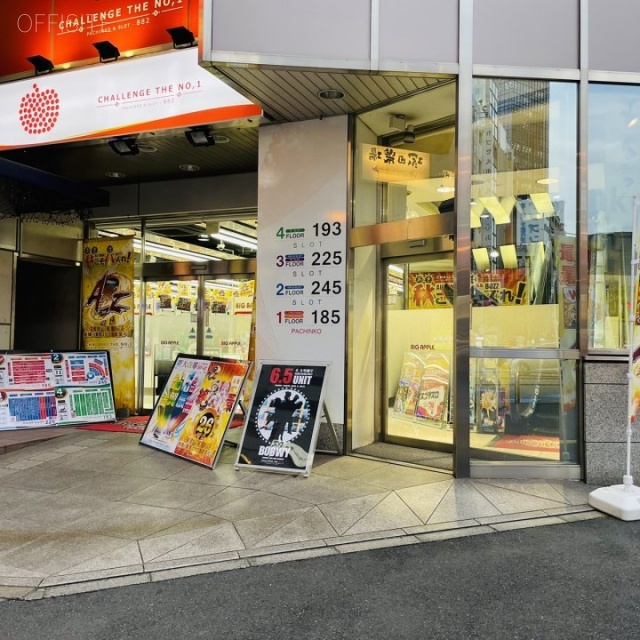 トゥモロービル 1階店舗