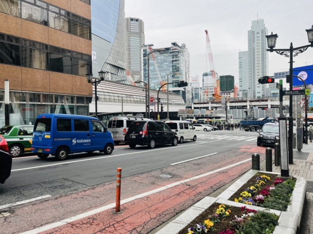 渋谷協和ビル 前面は青山通り