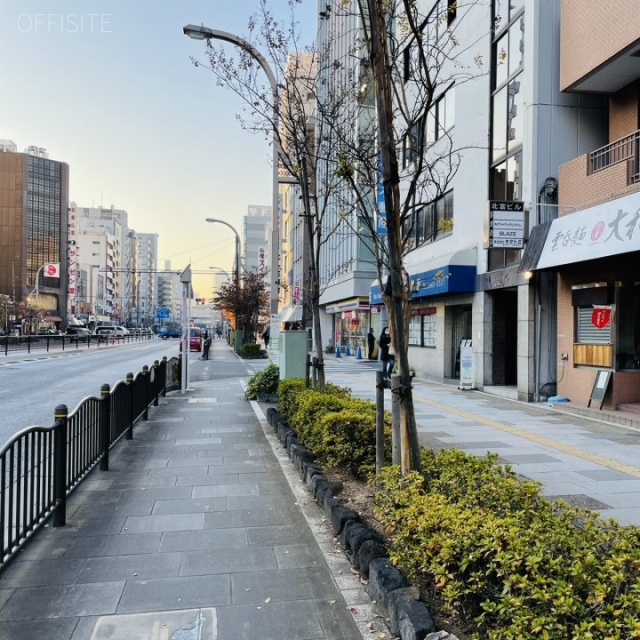 高橋ビル ビル前面道路