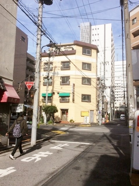 アイエスビル ビル周辺道路
