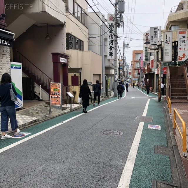 斉藤ビル ビル前面道路