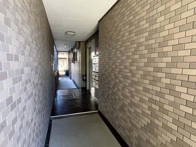 エレガンス浜中 エントランス