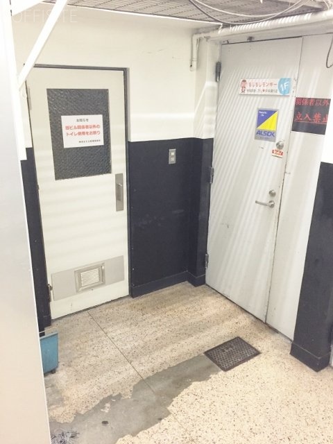 新末広ビル エントランス