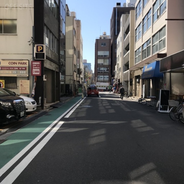 ハナブサビル ビル前面道路