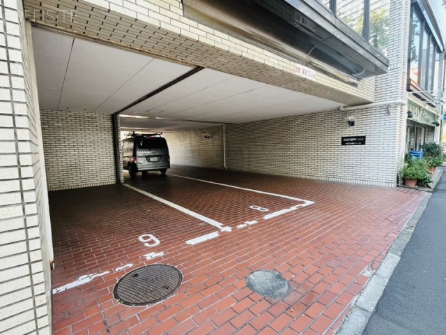新宿内藤町ハウス　駐車場