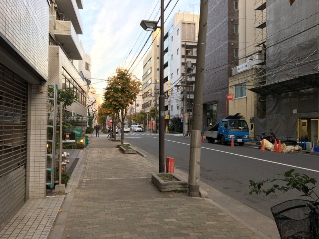 柳北(にゅうほく)ビル ビル前面道路
