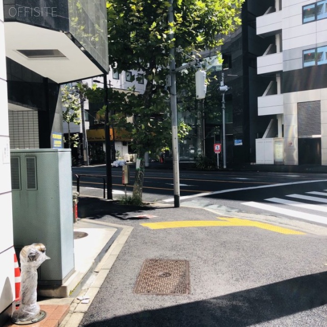 米山ビル ビル前面道路