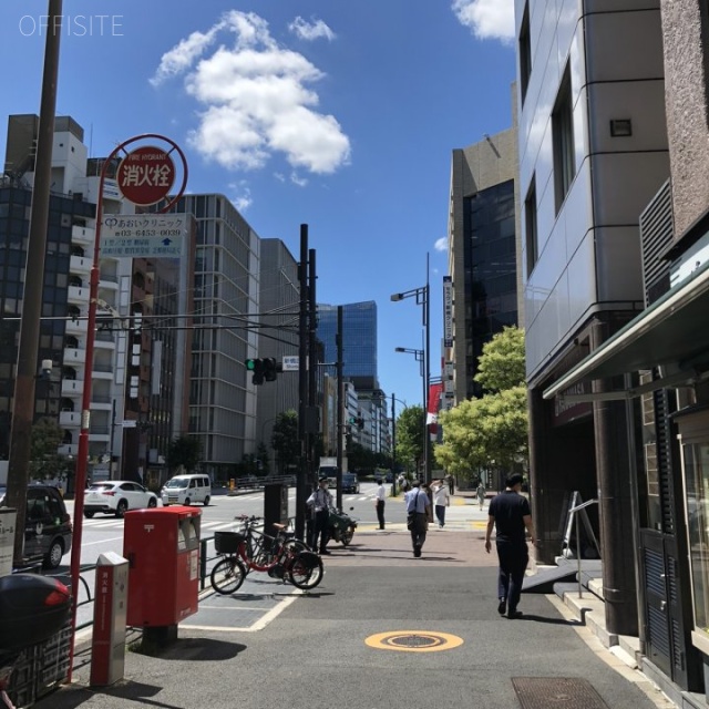 新橋神山ビル ビル前面道路