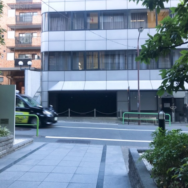 ノーブルコート平河町 8階【802】 23.44坪　ビル前面道路