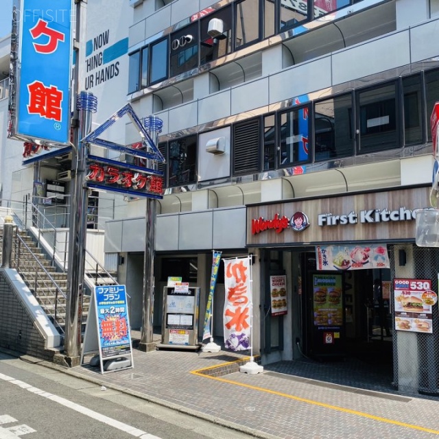 下北沢ビックベンビル 2階店舗直通階段