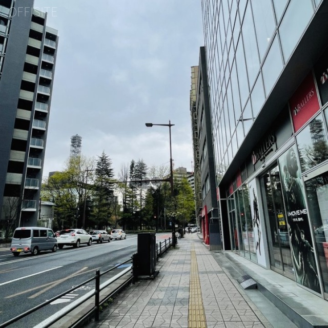 HANIX B.L.D　前面歩道