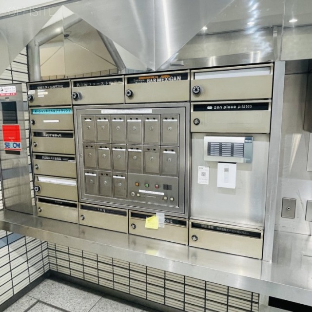 名駅ファースト　郵便受け