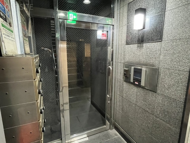 郁文堂青山通りビル　エントランス