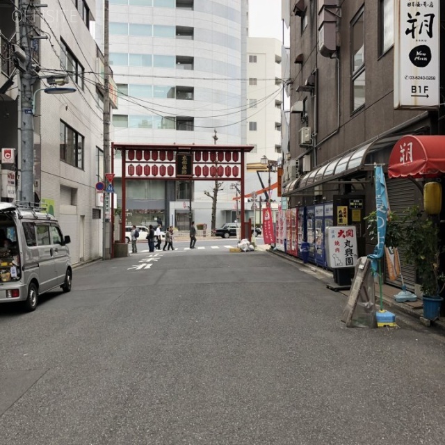 本郷トーセイビル ビル前面道路