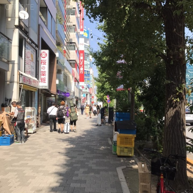 秋葉原ビル ビル前面道路