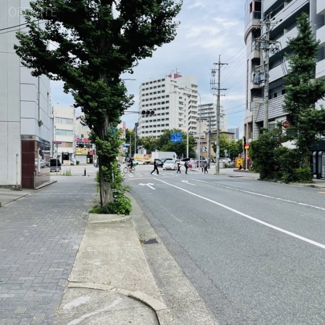 AHビル 前面歩道