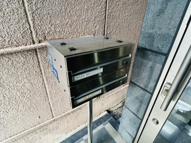 高田パッケージビル　エントランス