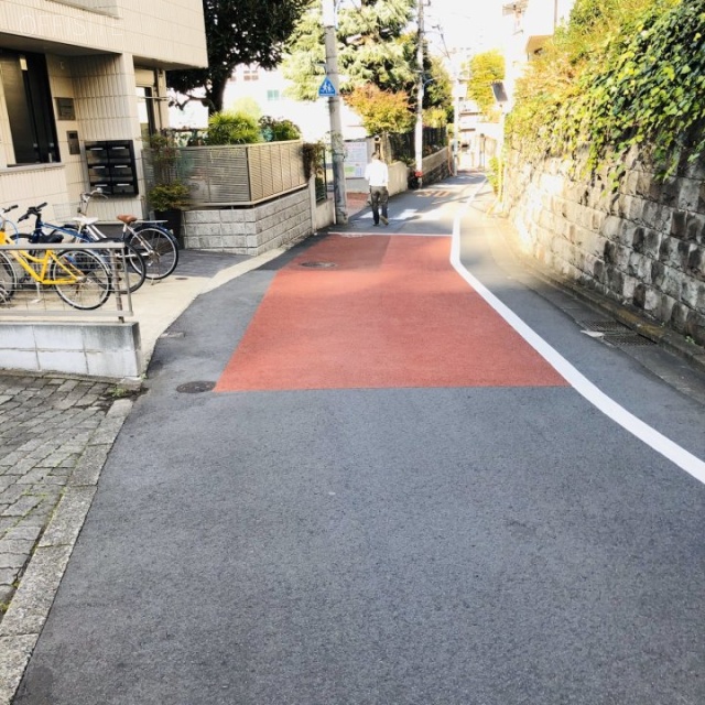 グラン四谷ビル ビル前面道路