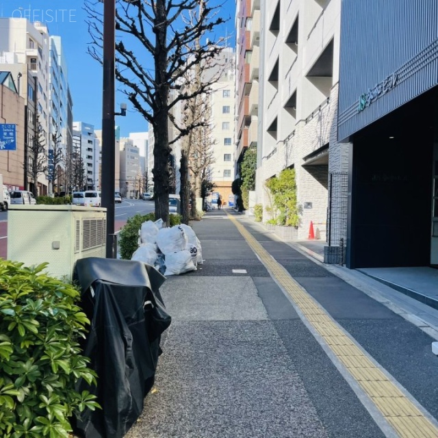 東邦深澤ビル 前面歩道