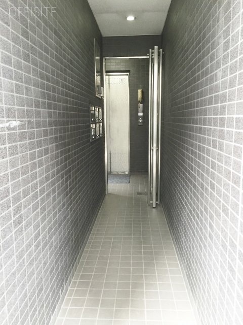 松屋ビル エントランス
