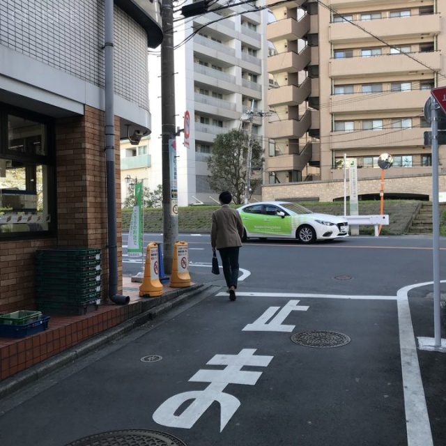 サンモール飯田 ビル前面道路