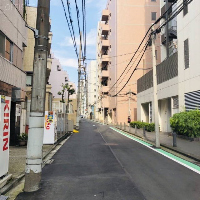 岩佐ビル ビル前面道路