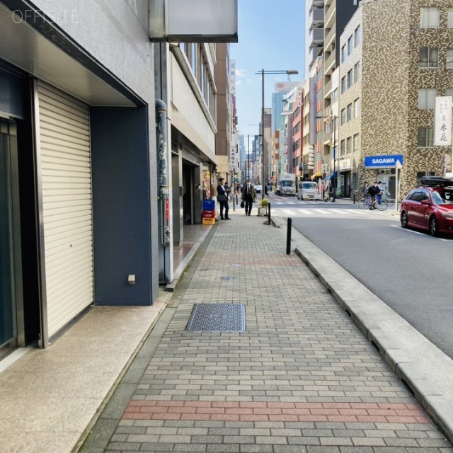 戸羽ビル　前面歩道