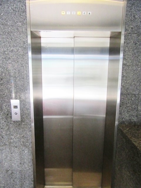 タカナミビル エレベーター
