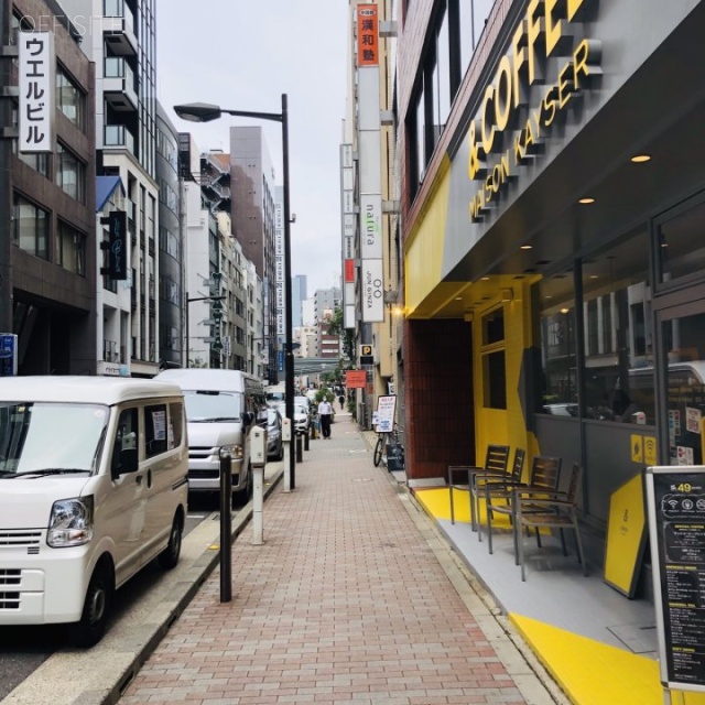 銀松ビル ビル前面道路